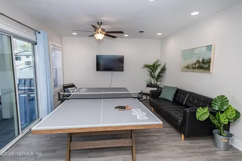 215-217 N 12th Avenue Jacksonville Beach FL 32250