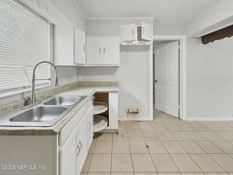 326 Cahoon Road S Jacksonville FL 32220