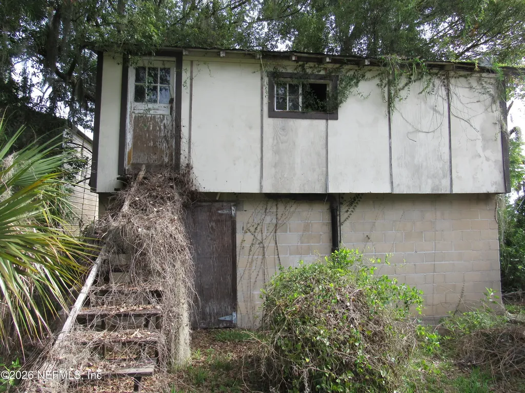 14 S Lake Street Crescent City FL 32112