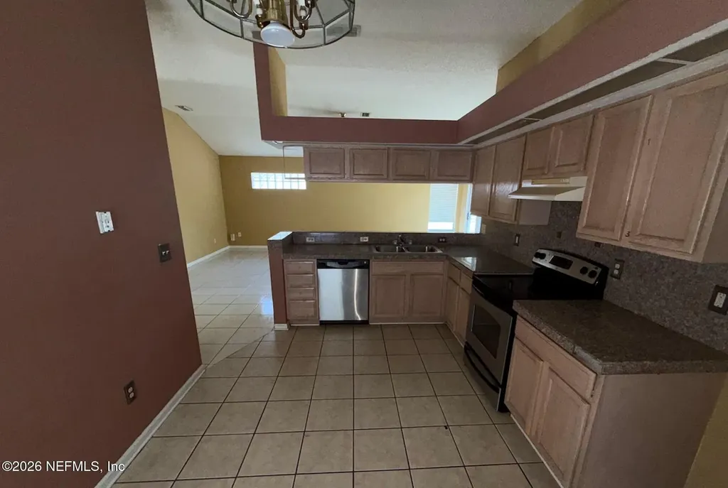 1223 Homard Boulevard E Jacksonville FL 32225
