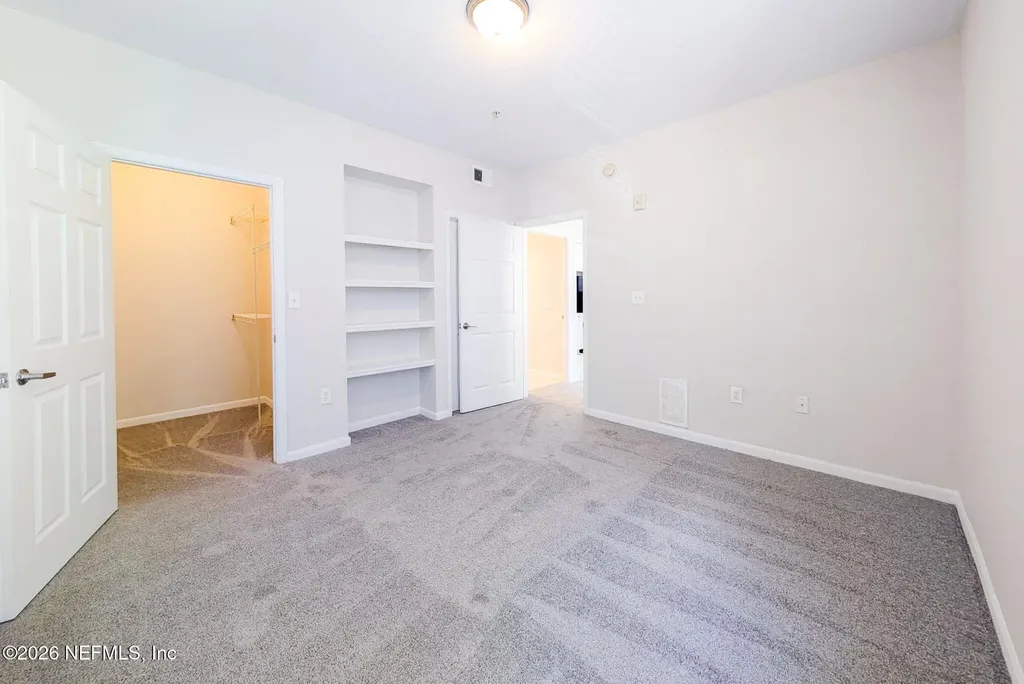 8539 Gate Parkway W Jacksonville FL 32216