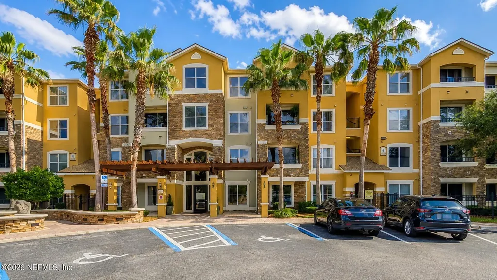 8539 Gate Parkway W Jacksonville FL 32216
