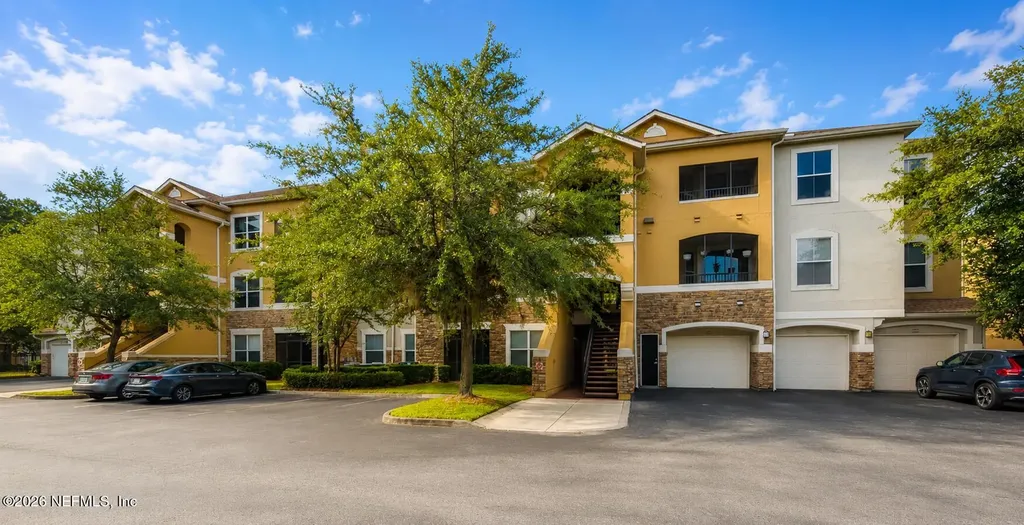 8539 Gate Parkway W Jacksonville FL 32216