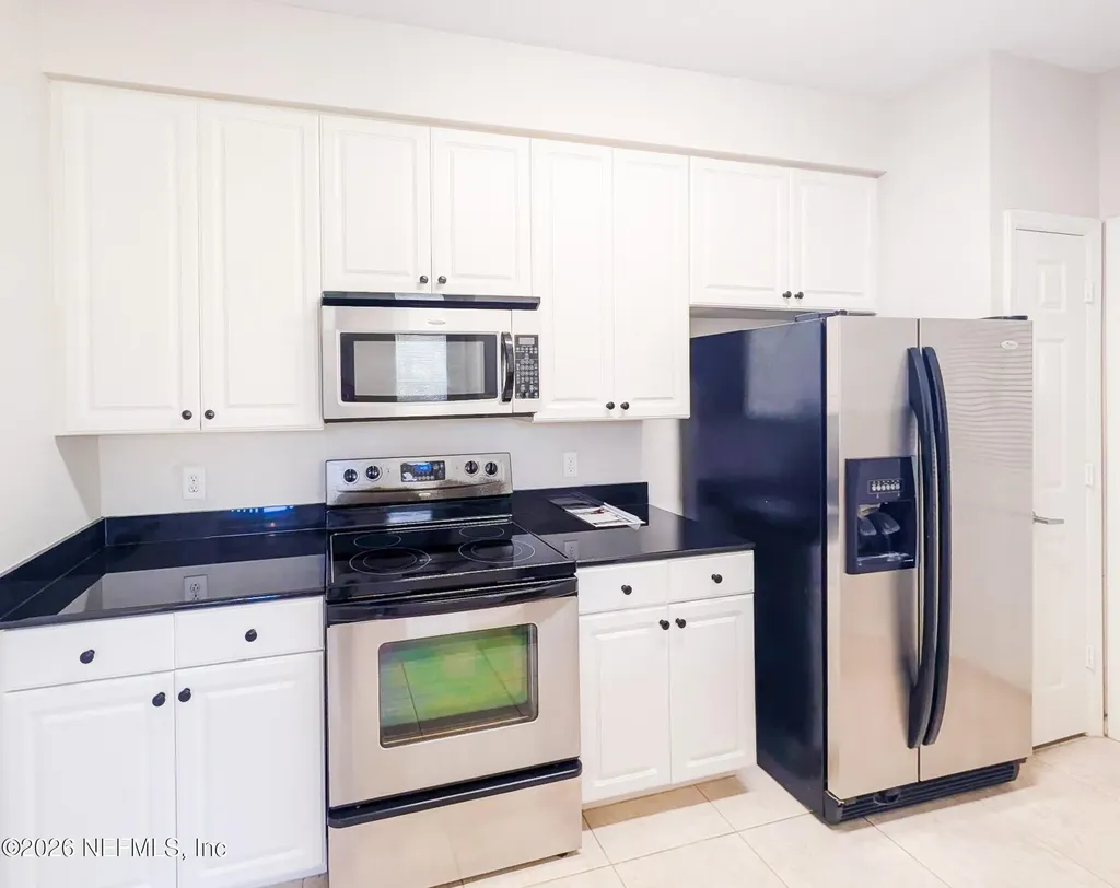 8539 Gate Parkway W Jacksonville FL 32216