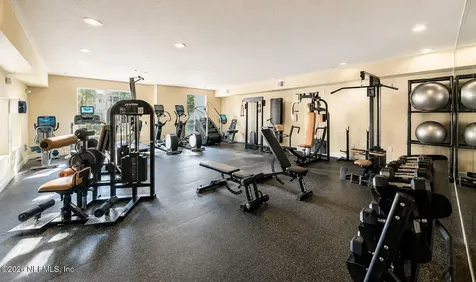 8539 Gate Parkway W Jacksonville FL 32216