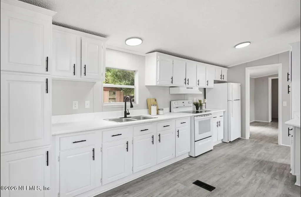 8427 Mc Glothlin Street Jacksonville FL 32210