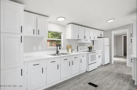 8427 Mcglothlin Street Jacksonville FL 32210