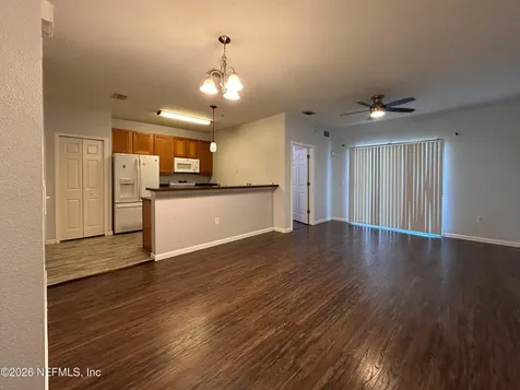 8215 Green Parrot Road Jacksonville FL 32256