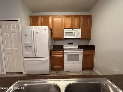 8215 Green Parrot Road Jacksonville FL 32256