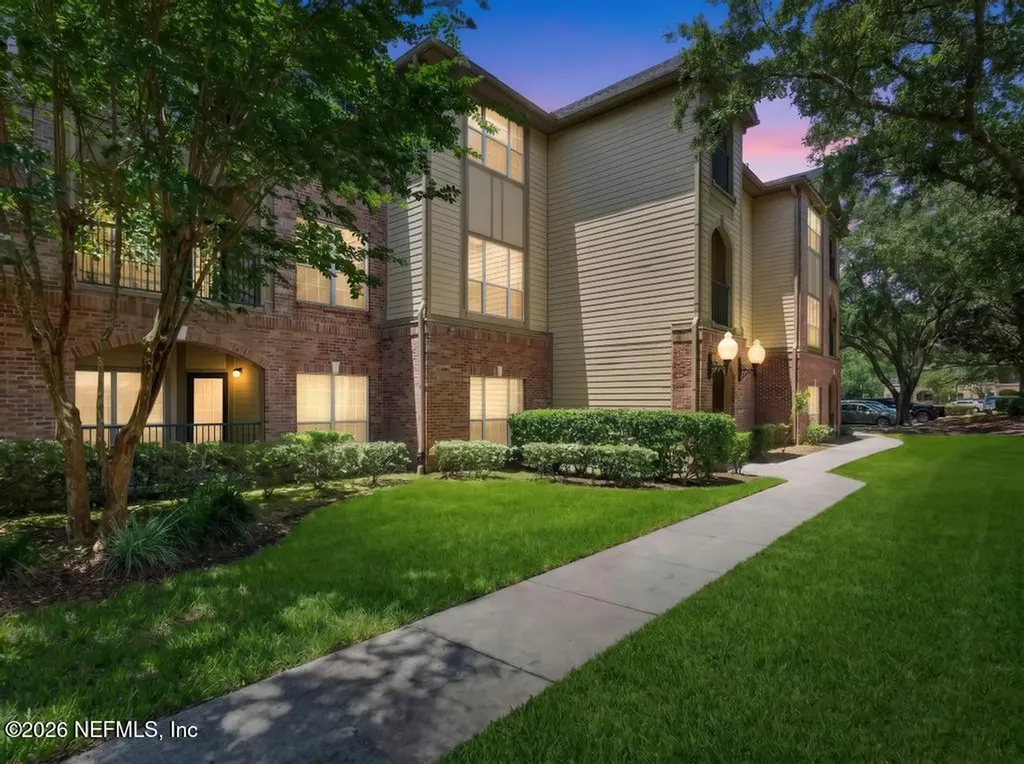7800 Point Meadows Drive Jacksonville FL 32256