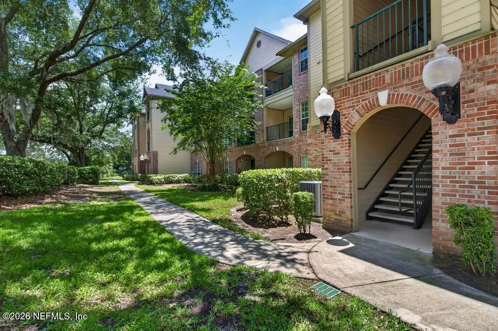 7800 Point Meadows Drive Jacksonville FL 32256
