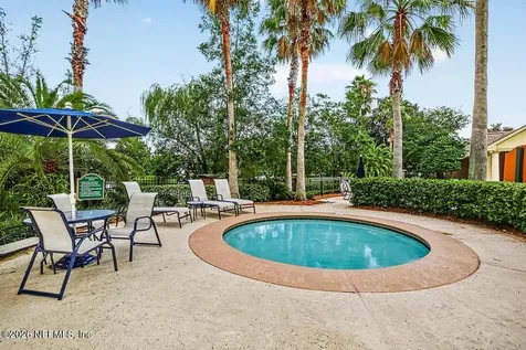 7800 Point Meadows Drive Jacksonville FL 32256