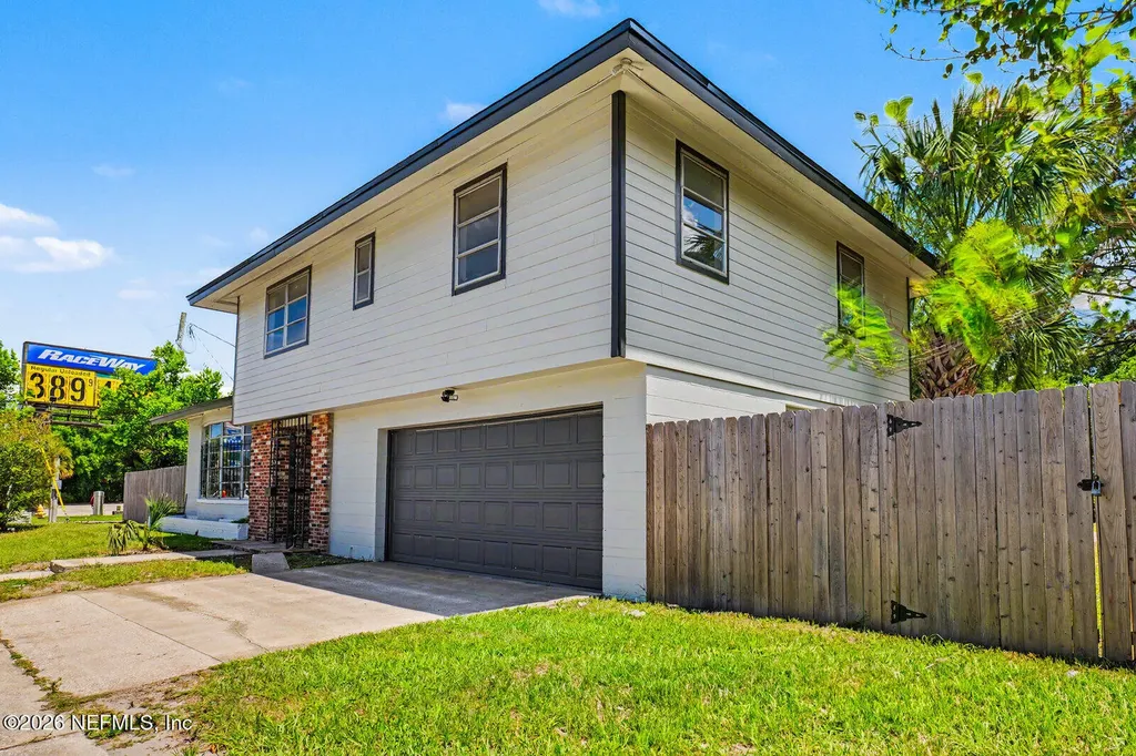 1074 Golfair Boulevard Jacksonville FL 32209