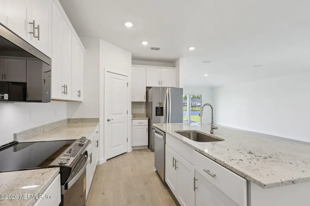 7365 Everett Forest Drive Jacksonville FL 32218