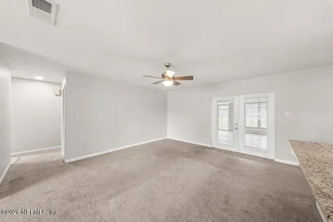 1235 Squirrel Lane N Jacksonville FL 32218