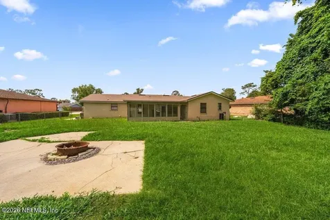 1235 Squirrel Lane N Jacksonville FL 32218