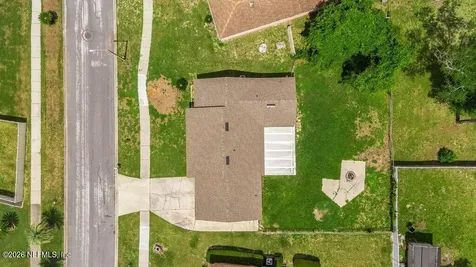 1235 Squirrel Lane N Jacksonville FL 32218