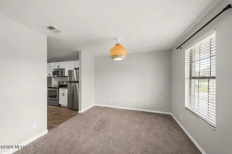 1235 Squirrel Lane N Jacksonville FL 32218