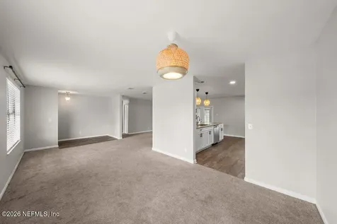 1235 Squirrel Lane N Jacksonville FL 32218