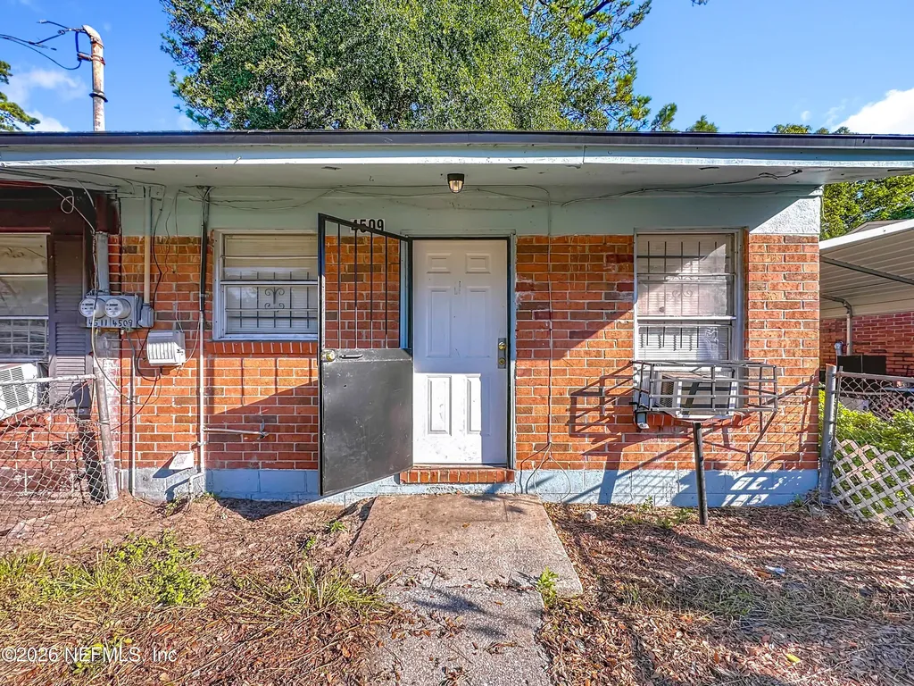 4509 Ken Knight Drive N Jacksonville FL 32209