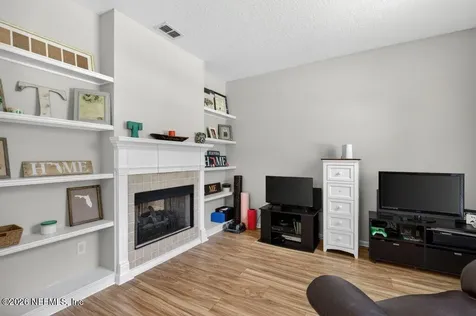401 Twin Oaks Lane St. Johns FL 32259