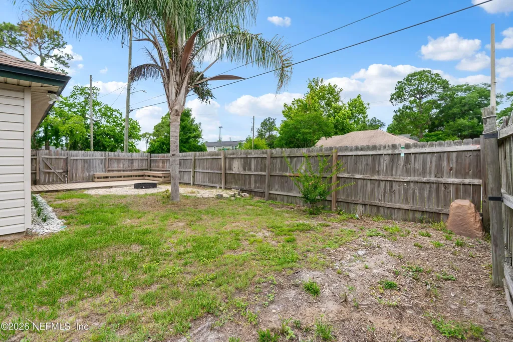 92 W 13th Street Atlantic Beach FL 32233