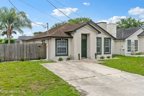 92 W 13th Street Atlantic Beach FL 32233