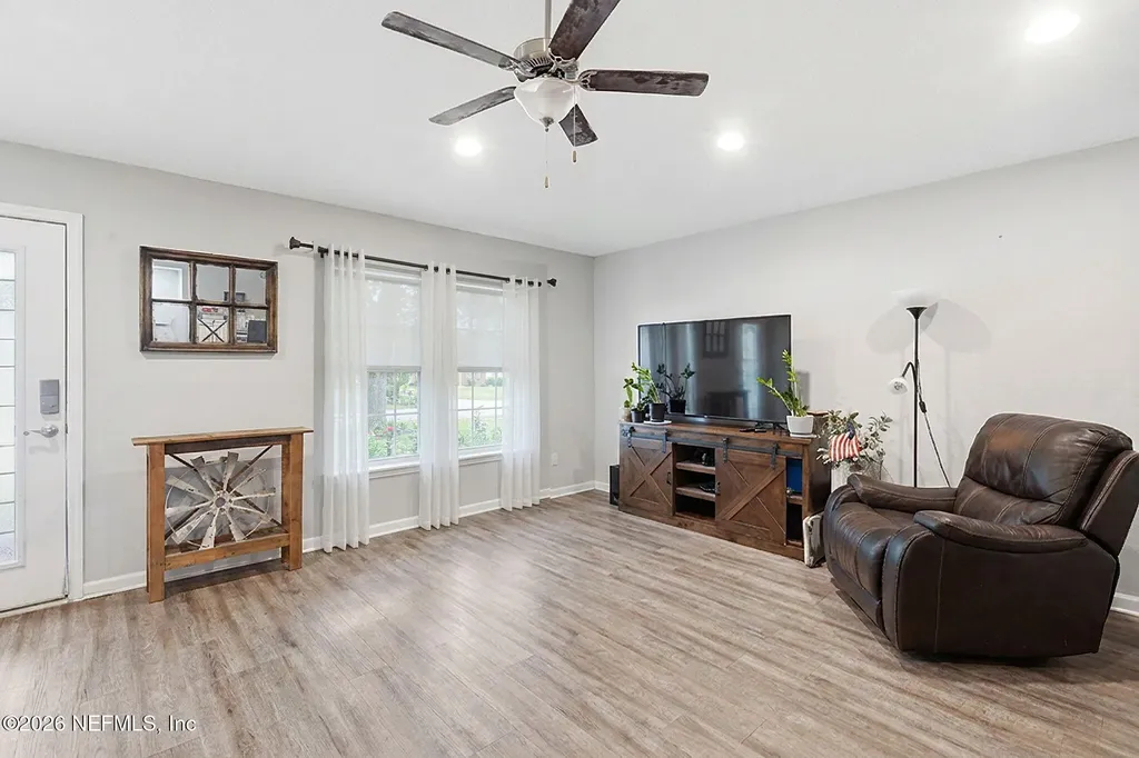 2393 Rusty Lakes Lane Jacksonville FL 32221
