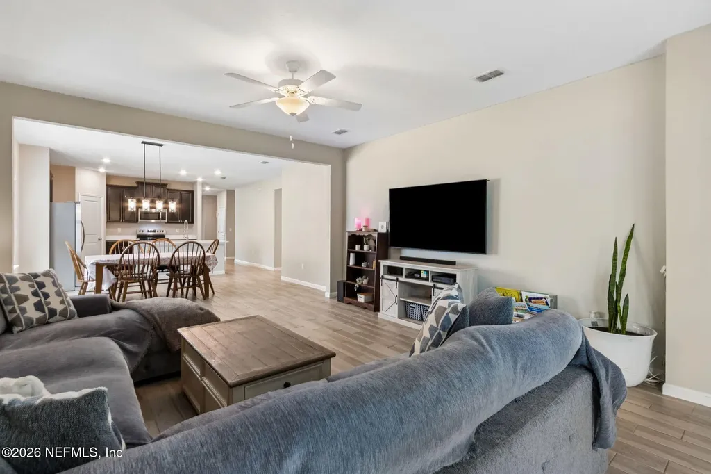10863 Ventnor Avenue Jacksonville FL 32218