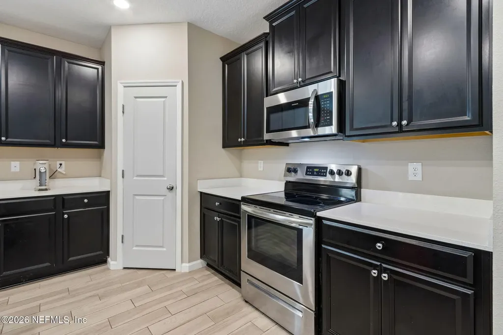 10863 Ventnor Avenue Jacksonville FL 32218