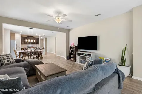 10863 Ventnor Avenue Jacksonville FL 32218