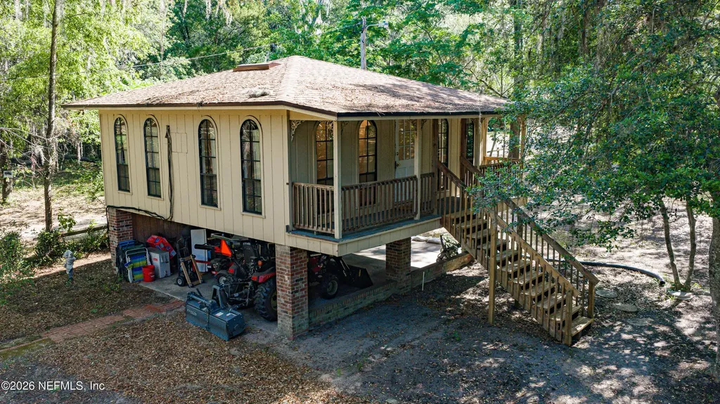 8042 County Line Road Melrose FL 32666