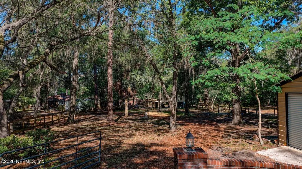 8042 County Line Road Melrose FL 32666