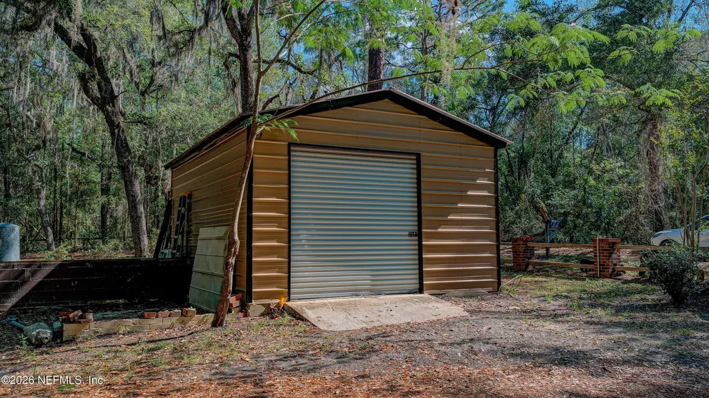 8042 County Line Road Melrose FL 32666