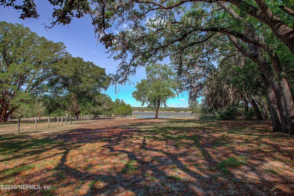 8042 County Line Road Melrose FL 32666