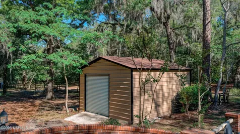 8042 County Line Road Melrose FL 32666