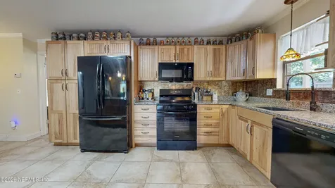 8042 County Line Road Melrose FL 32666