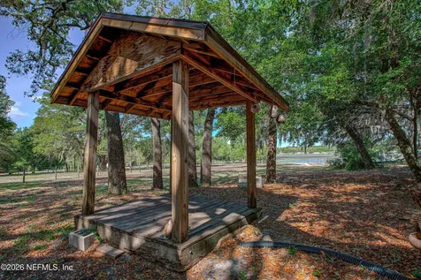 8042 County Line Road Melrose FL 32666