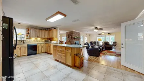 8042 County Line Road Melrose FL 32666