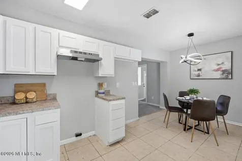 8023 Almar Place Jacksonville FL 32208
