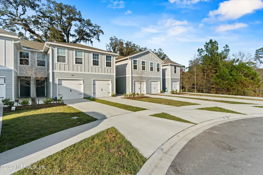 5893-A Creekside Crossing Jacksonville FL 32210