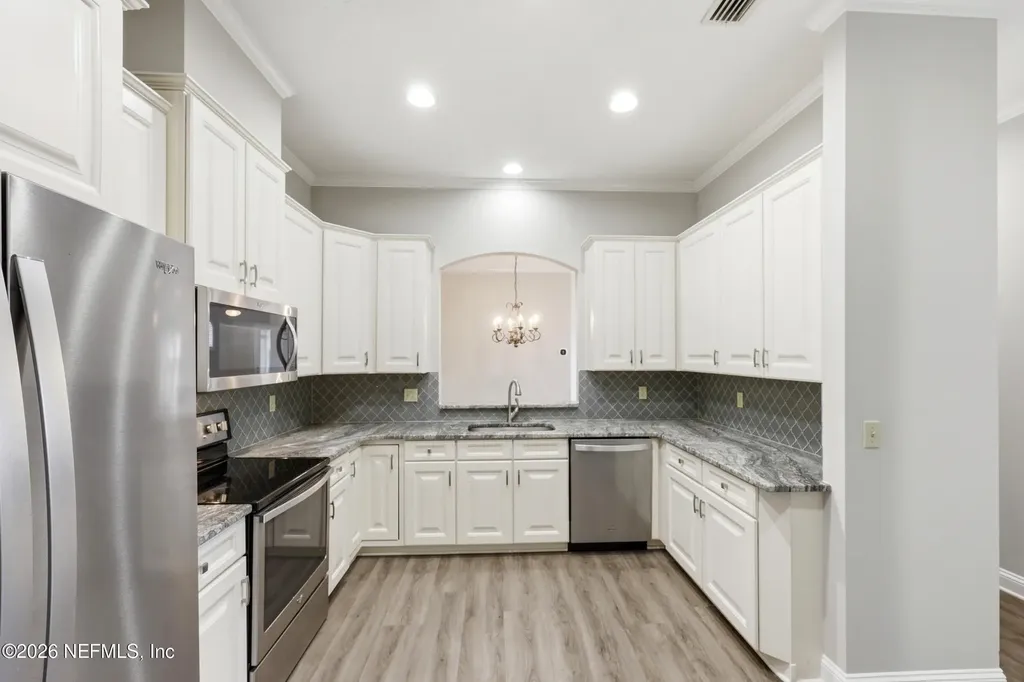 3824 La Vista Circle Jacksonville FL 32217