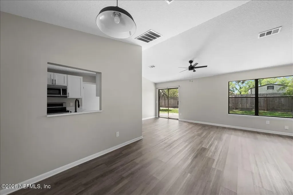 8136 Great Valley Trail Jacksonville FL 32244
