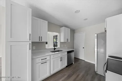 8136 Great Valley Trail Jacksonville FL 32244