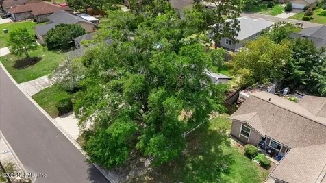 8136 Great Valley Trail Jacksonville FL 32244