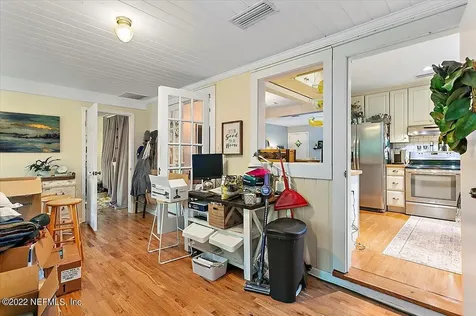 4527 Peachtree Circle E Jacksonville FL 32207