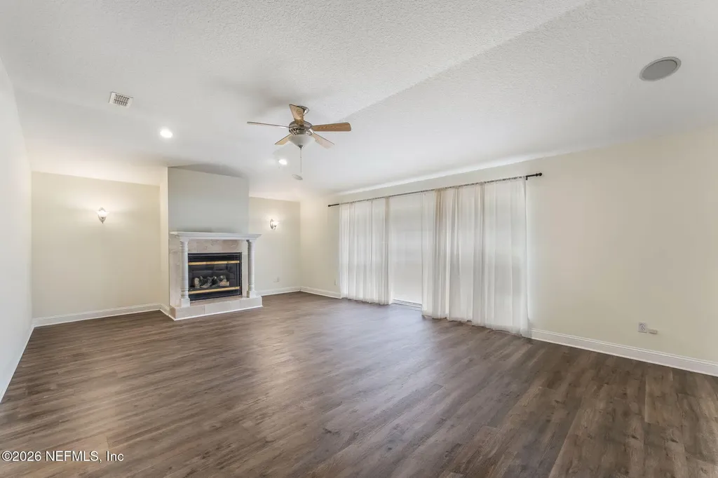12562 Angel Lake Drive W Jacksonville FL 32218