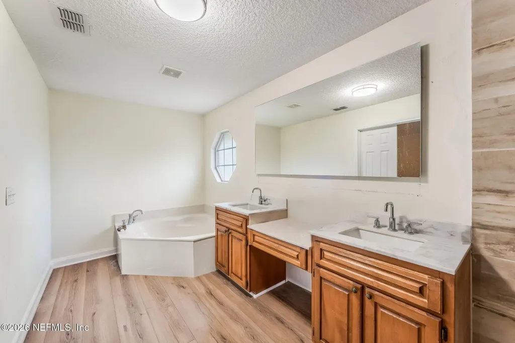 12562 Angel Lake Drive W Jacksonville FL 32218