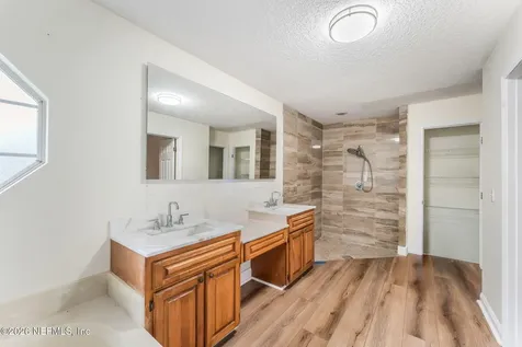 12562 Angel Lake Drive W Jacksonville FL 32218