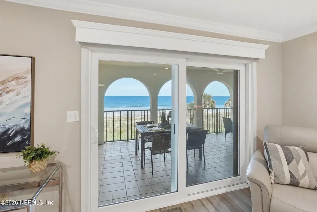 10 10th Street Atlantic Beach FL 32233